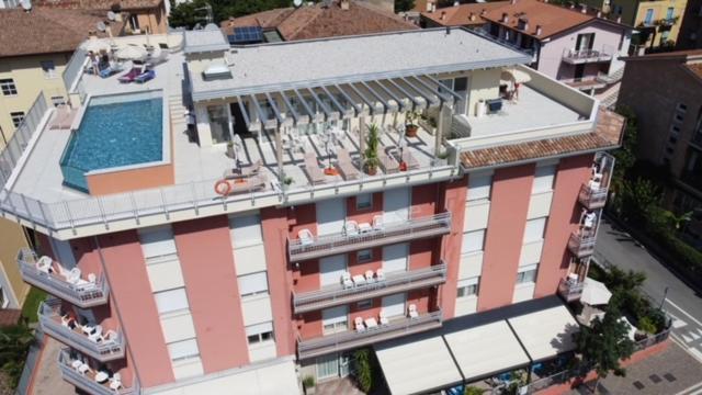 Rta Doria Aparthotel Garda  Luaran gambar