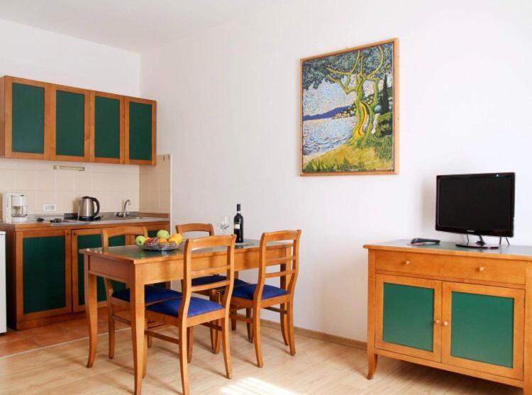 Rta Doria Aparthotel Garda  Luaran gambar